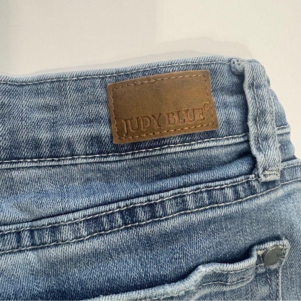Judy Blue Relaxed Fit Distressed Jeans Size 31 Medium Wash - Picture 10 of 13